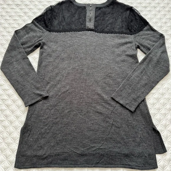 Nicole Richie Co. Charcoal w Black Lace Yoke Zip Back Knit Tunic Sweater Sz L - Picture 8 of 15